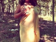 Amateur Indian housewife Mirchi Bhabhi GETTING NAKED , FUCKING AND PEEING in the forest