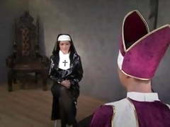 Domina nun facesitting the priest